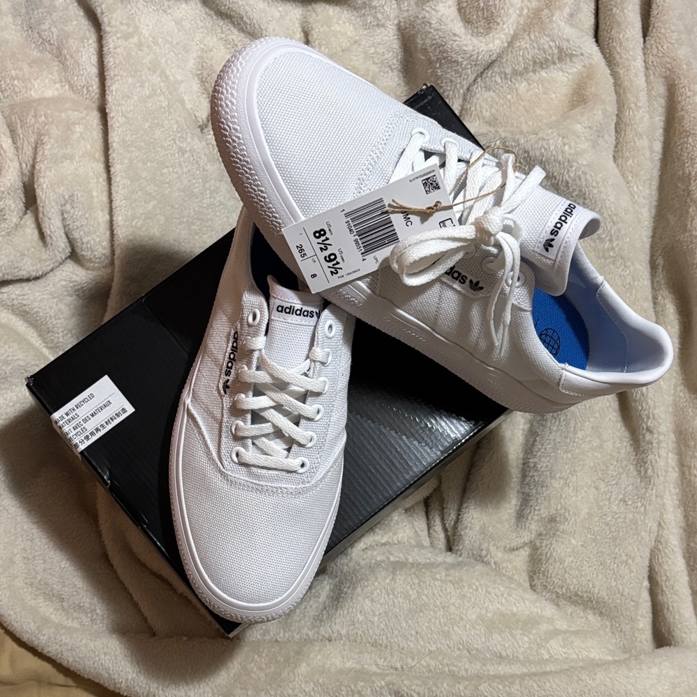 Adidas Men's Classic Canvas upper White Sneakers